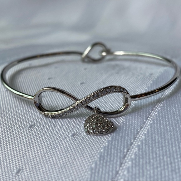 Piercing Pagoda Infinity Dangle Heart Charm Bangle Bracelet 7" - Picture 10 of 12